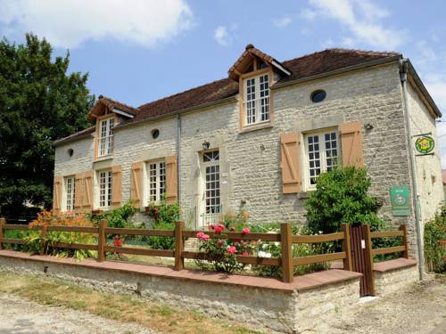 La Centième : Guest accommodation near Chervey