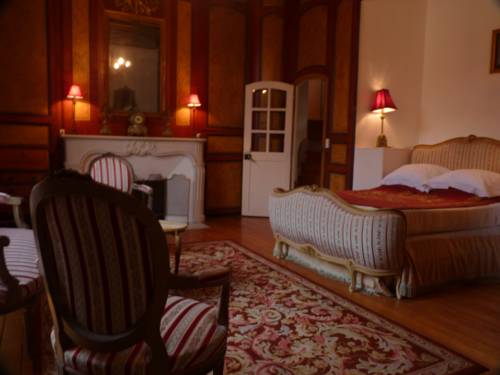 Chateau de la Grand Maison : Bed and Breakfast near Dehault