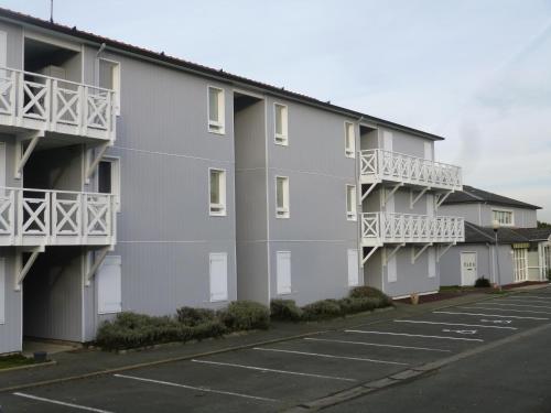 Fasthotel Angers Beaucouzé : Hotel near La Membrolle-sur-Longuenée
